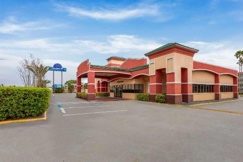 Days Inn by Wyndham Orlando Near Millenia Mall - image 13