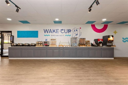 Days Inn by Wyndham Orlando Near Millenia Mall - image 21