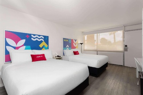 Days Inn by Wyndham Orlando Near Millenia Mall - image 5
