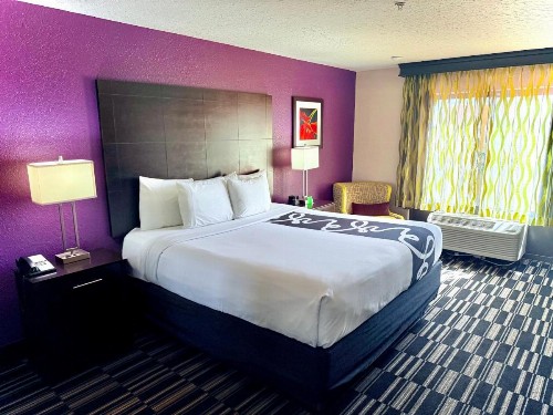La Quinta by Wyndham Orlando Universal area - image 17