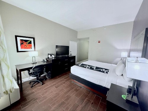 La Quinta by Wyndham Orlando Universal area - image 33