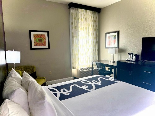 La Quinta by Wyndham Orlando Universal area - image 37