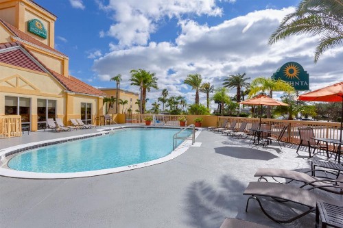 La Quinta by Wyndham Orlando Universal area - image 4