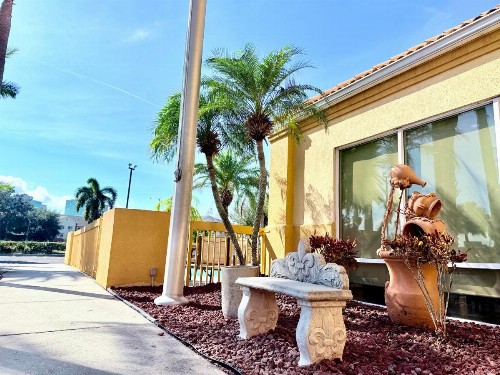 La Quinta by Wyndham Orlando Universal area - image 5