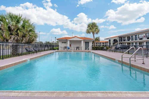 Days Inn & Suites by Wyndham Orlando East UCF Area - image 12