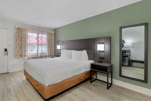 Days Inn & Suites by Wyndham Orlando East UCF Area - image 14