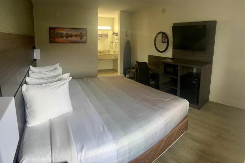 Days Inn & Suites by Wyndham Orlando East UCF Area - image 16