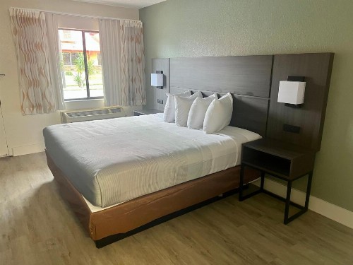 Days Inn & Suites by Wyndham Orlando East UCF Area - image 19