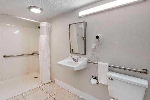 Days Inn & Suites by Wyndham Orlando East UCF Area - image 35