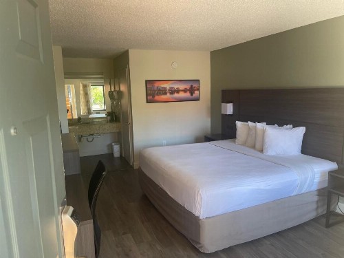 Days Inn & Suites by Wyndham Orlando East UCF Area - image 4