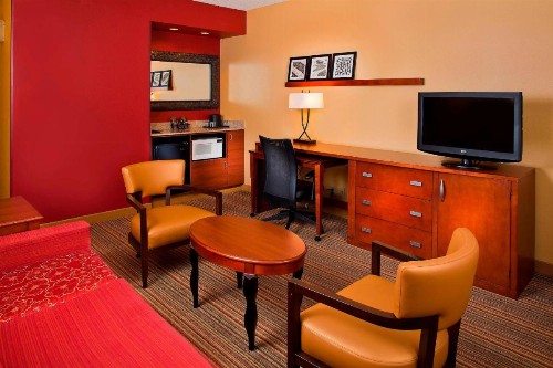 Courtyard by Marriott Orlando Airport - image 12