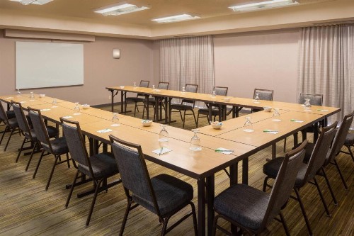 Courtyard by Marriott Orlando Airport - image 16