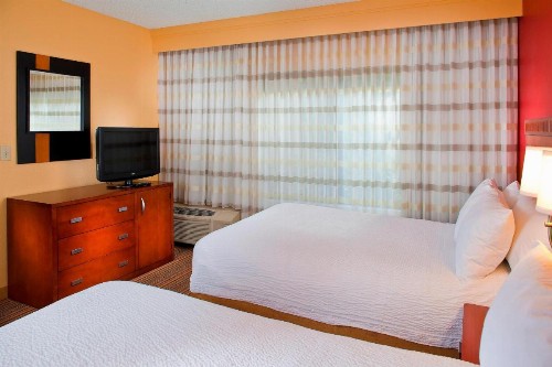 Courtyard by Marriott Orlando Airport - image 18