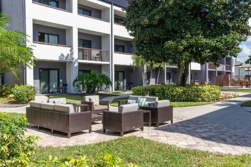 Courtyard by Marriott Orlando Airport - image 24