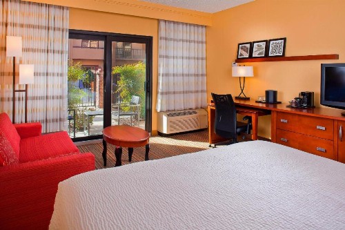 Courtyard by Marriott Orlando Airport - image 25