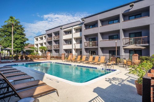 Courtyard by Marriott Orlando Airport - image 7