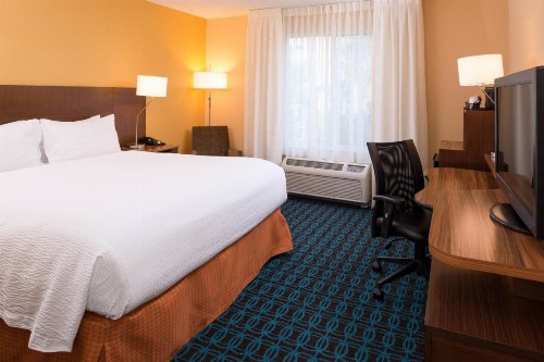 Fairfield Inn Orlando Airport - image 14