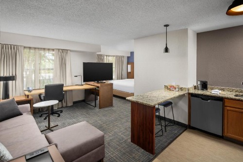 Residence Inn by Marriott Orlando East/UCF Area - image 3