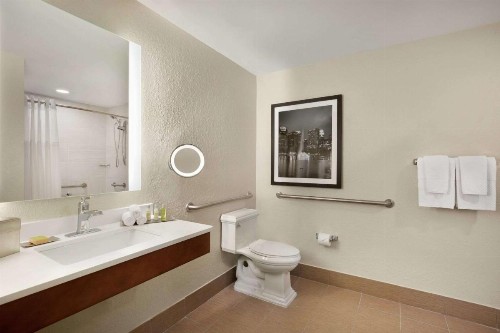 DoubleTree by Hilton Orlando Downtown - image 27