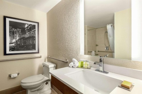 DoubleTree by Hilton Orlando Downtown - image 8