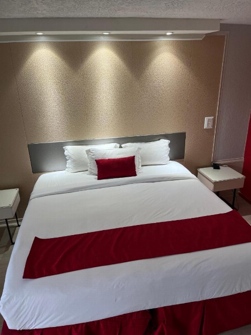 Travelodge by Wyndham Orlando at Heart of International Drive - image 24