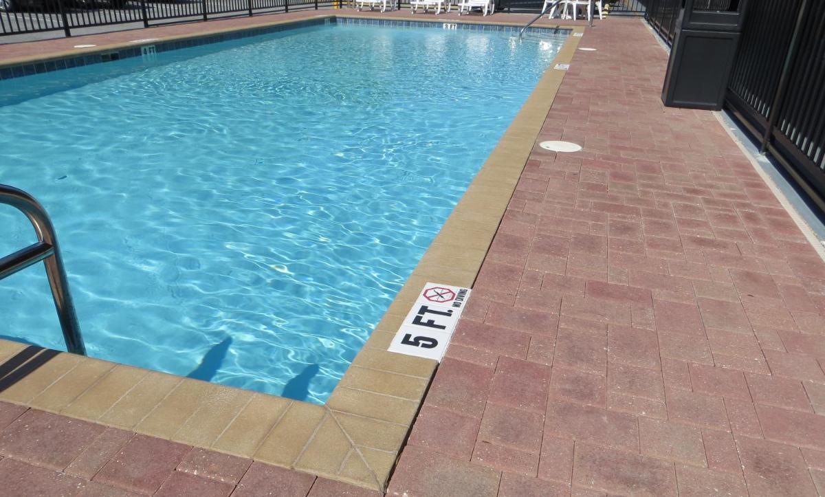 Travelodge by Wyndham Orlando at Heart of International Drive - image 7