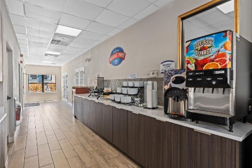Best Western Orlando East Inn & Suites - image 29
