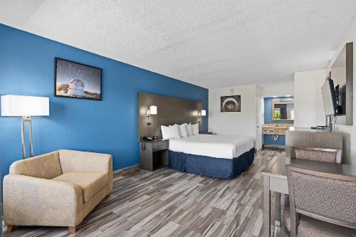 Best Western Orlando East Inn & Suites - image 41