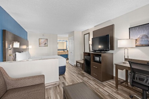 Best Western Orlando East Inn & Suites - image 48