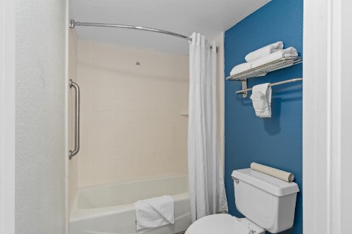Best Western Orlando East Inn & Suites - image 50