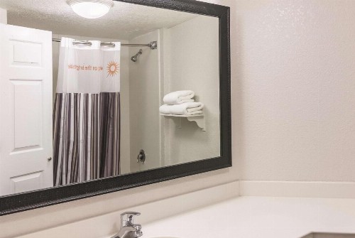 La Quinta by Wyndham Orlando Airport North - image 4