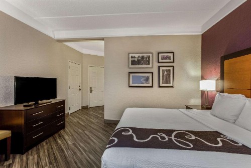 La Quinta by Wyndham Orlando Airport North - image 9