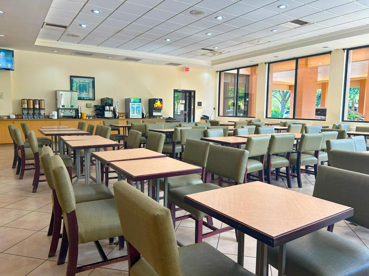 Quality Inn At International Drive Orlando - image 5