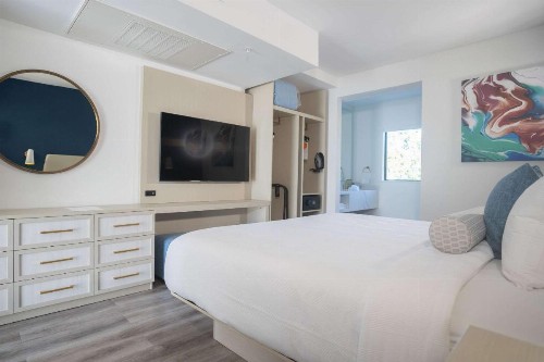 Quality Suites Orlando - image 11