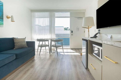 Quality Suites Orlando - image 19