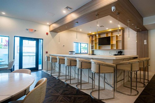 Quality Suites Orlando - image 20