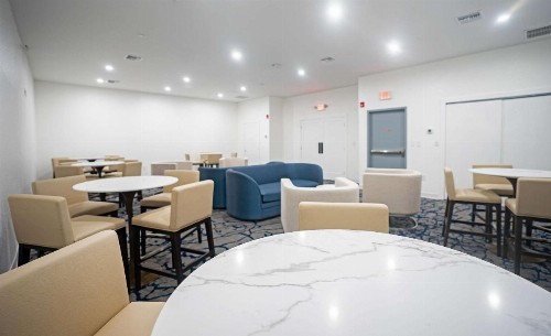 Quality Suites Orlando - image 7