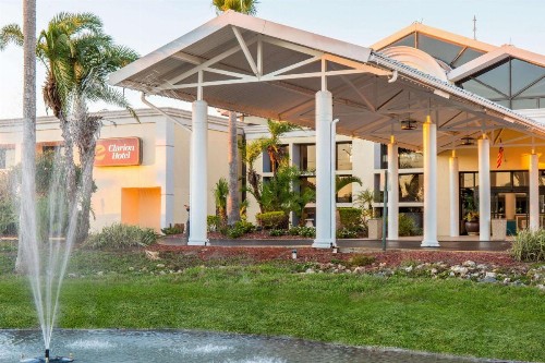 Clarion Hotel Orlando International Airport - image 1