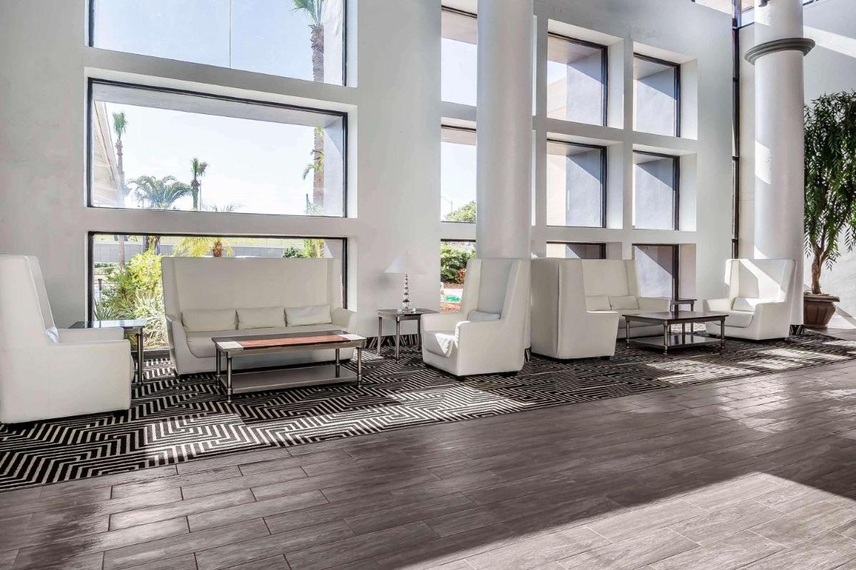 Clarion Hotel Orlando International Airport - image 6