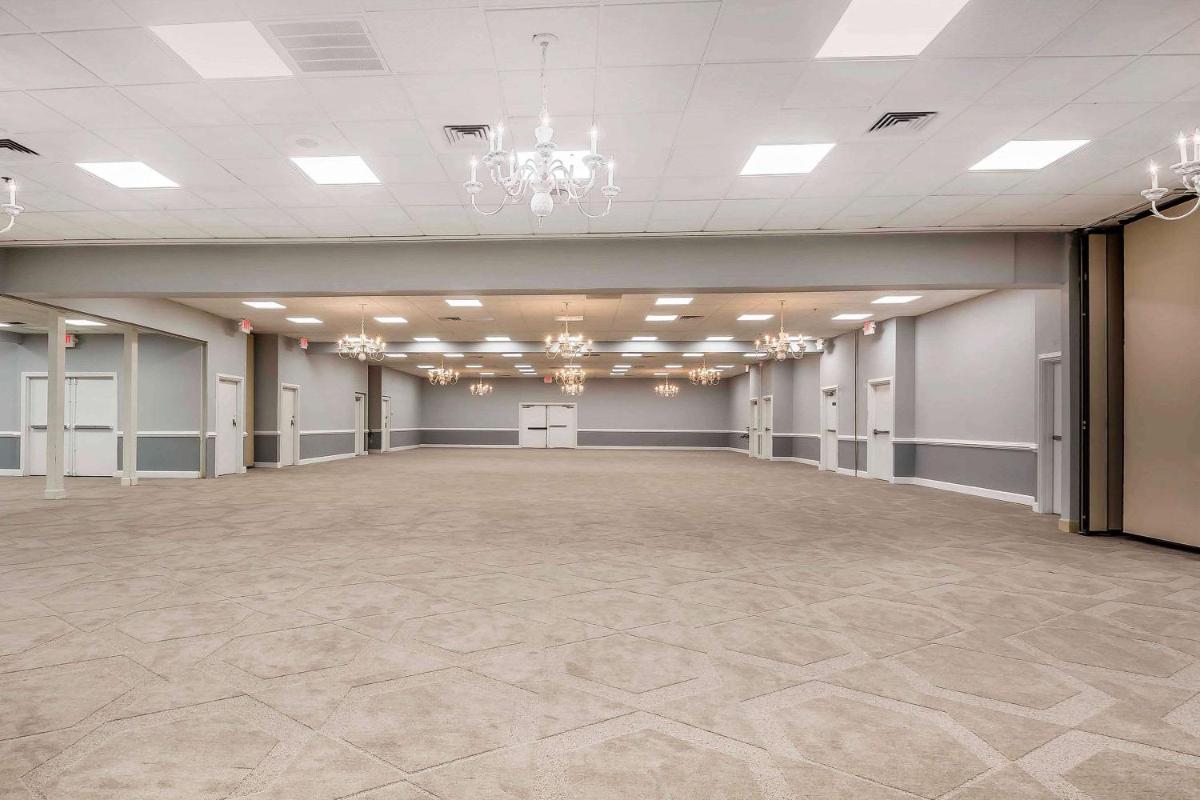 Clarion Hotel Orlando International Airport - image 7