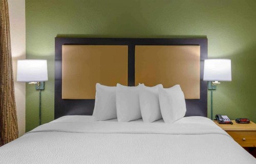 Extended Stay America Suites - Orlando - Southpark - Equity Row - image 4