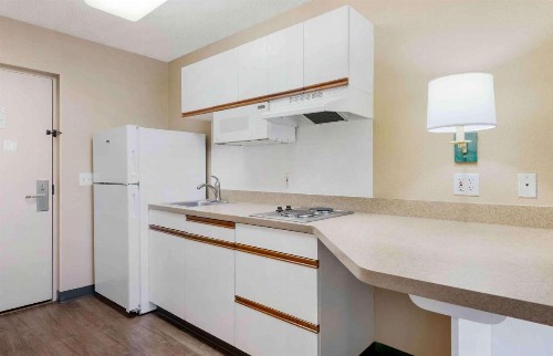 Extended Stay America Suites - Orlando - Southpark - Equity Row - image 6