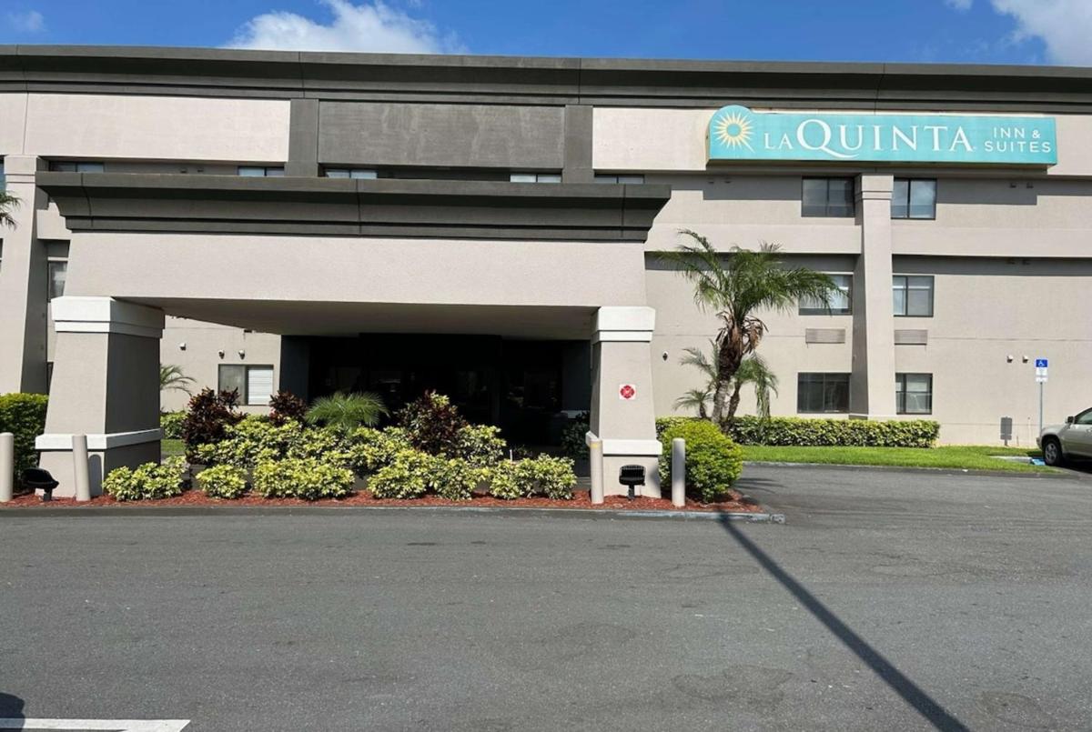 La Quinta by Wyndham Orlando South - main image