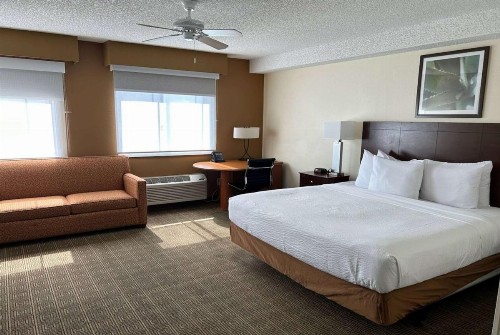 La Quinta by Wyndham Orlando South - image 12