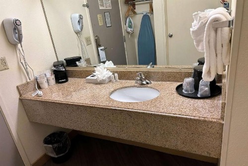La Quinta by Wyndham Orlando South - image 18