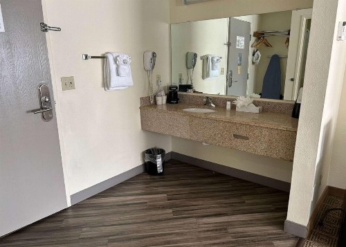 La Quinta by Wyndham Orlando South - image 24