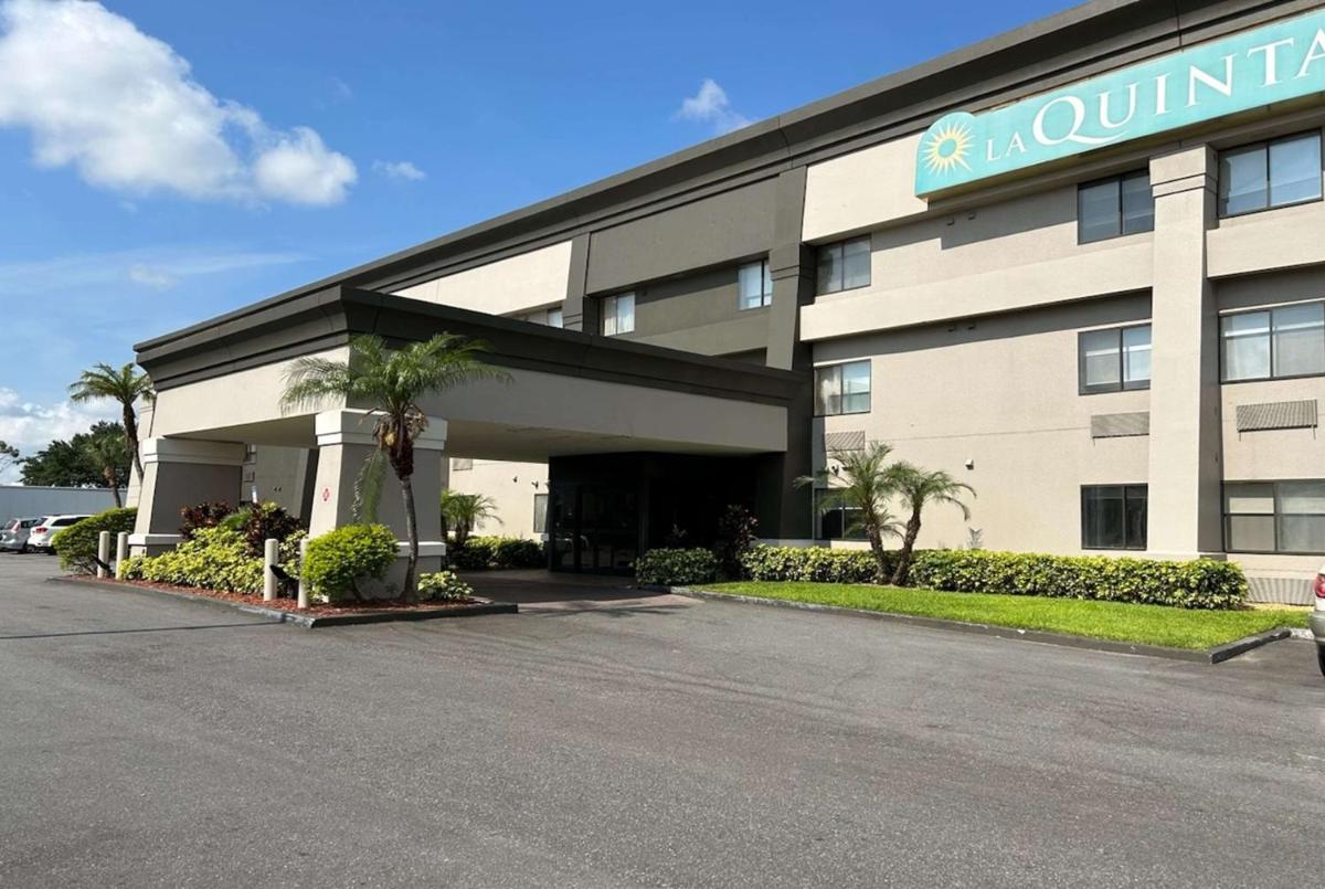 La Quinta by Wyndham Orlando South - image 3