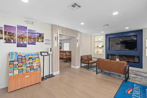 Quality Inn & Suites Downtown - image 14