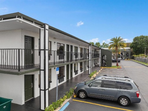 Quality Inn & Suites Downtown - image 16