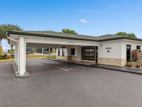 Quality Inn & Suites Downtown - image 19